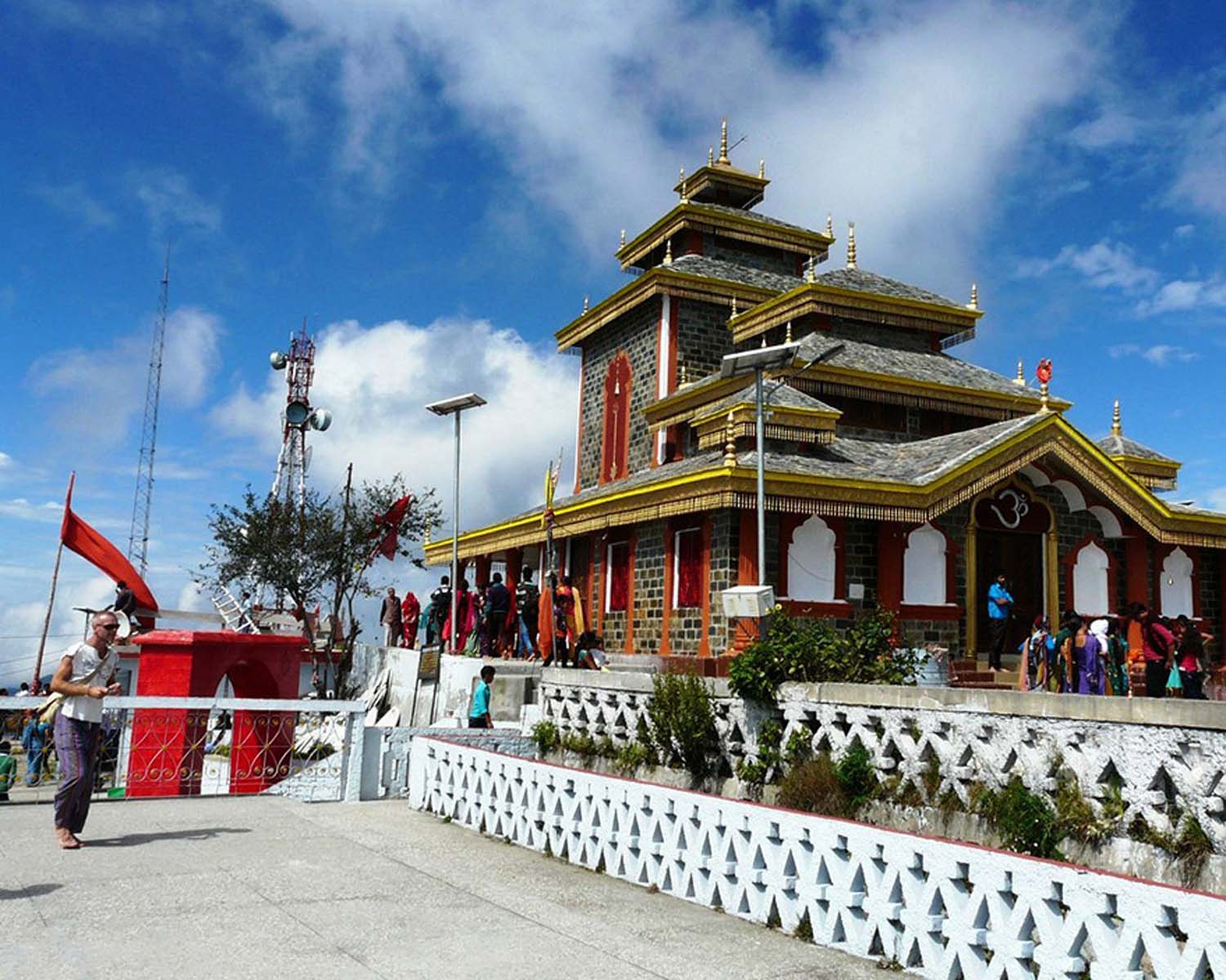 Dehradun to Surkanda devi Taxi